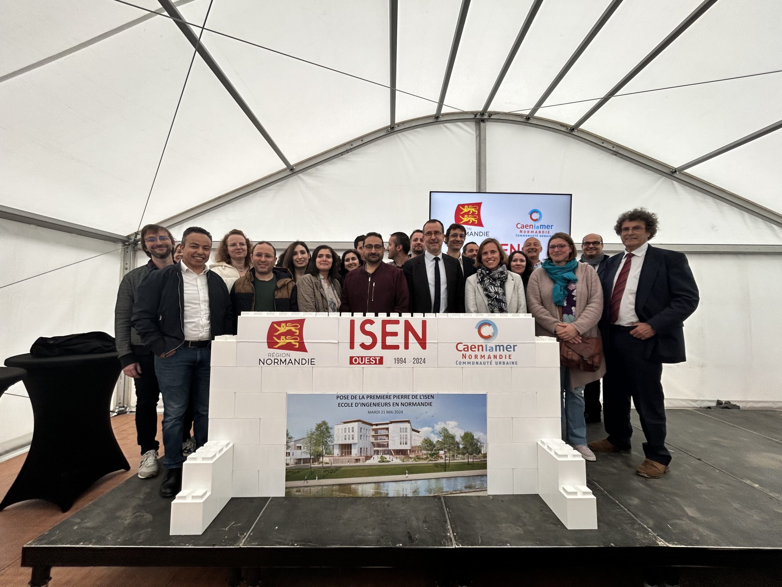 Pose de la première pierre ISEN Ouest à Caen